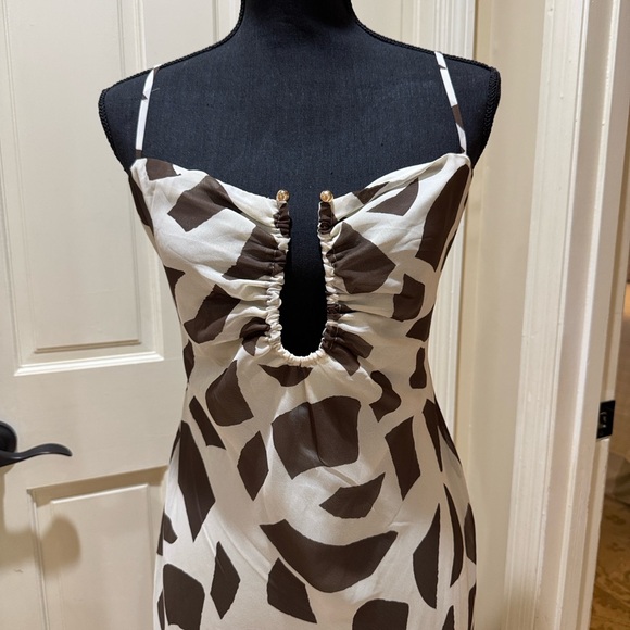 Runaway The Label Dress in Brown and White - Picture 4 of 7